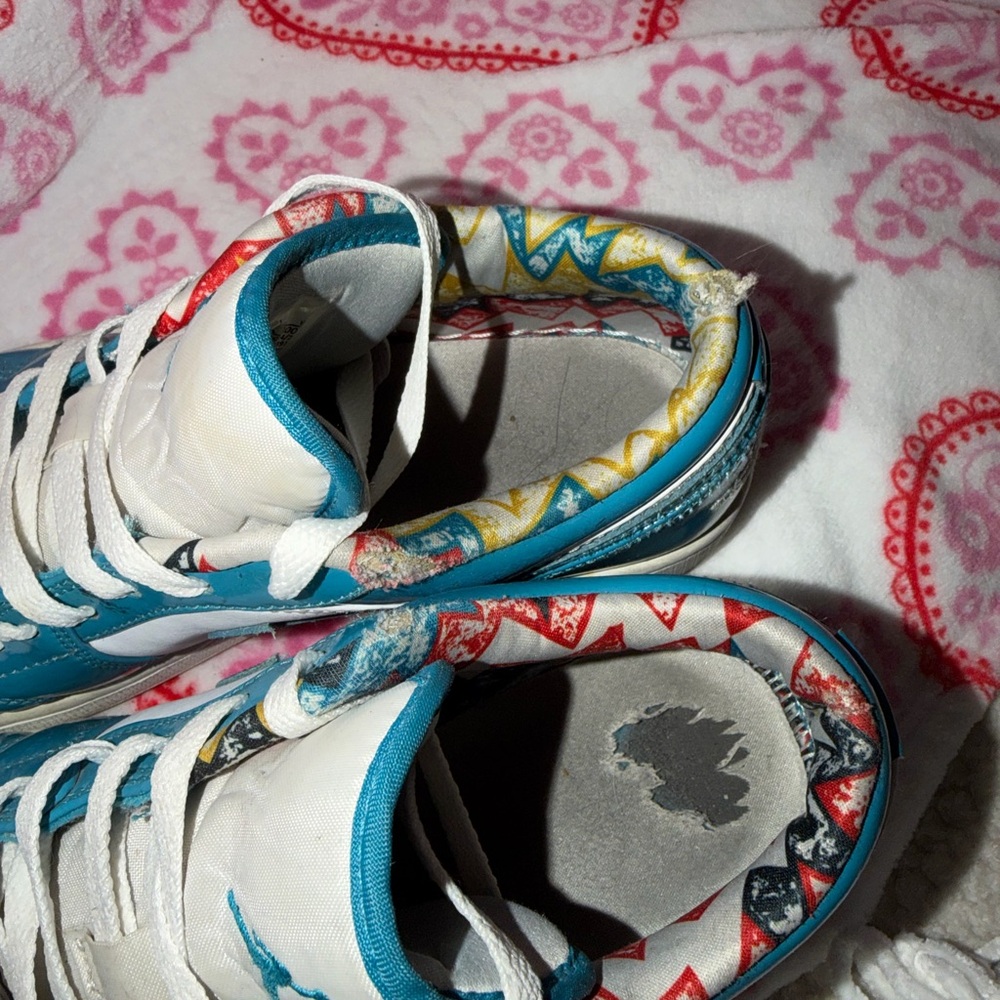 Men's Teal and White Basketball Sneakers - Jordan Style - Picture 5 of 5